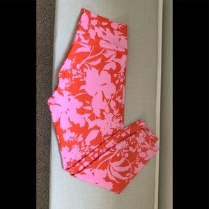 High Rise Cropped leggings. Size XL.